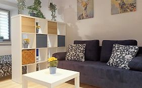 Apartament Granatowy Świętoduska 12